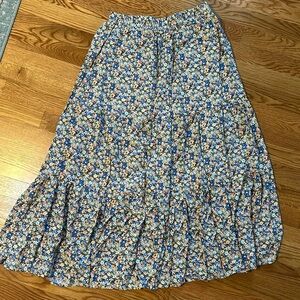 Fully lined midi skirt